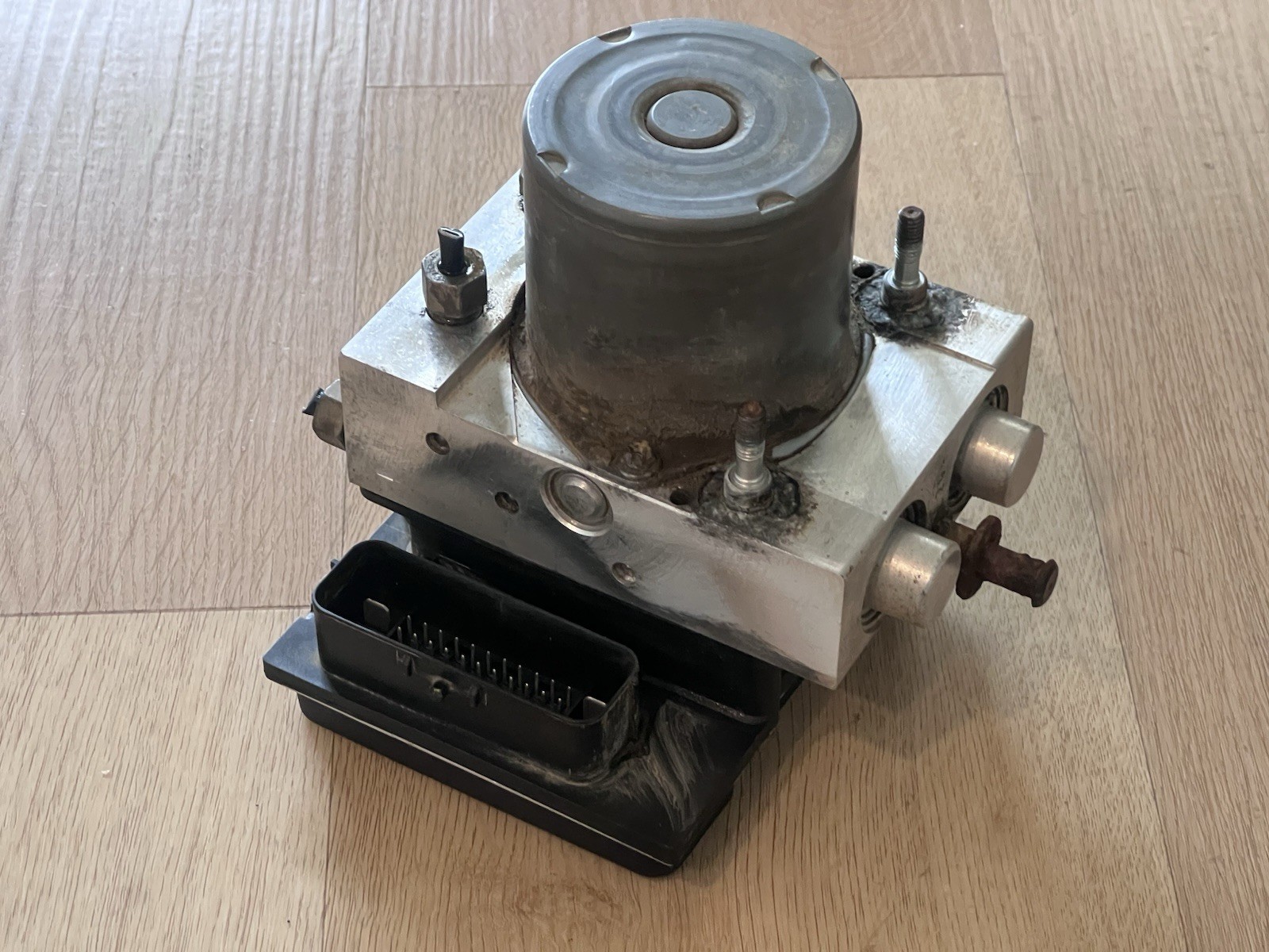 2013-2014 Ford F150 Truck ABS Anti Lock Brake Pump Module Assembly OEM