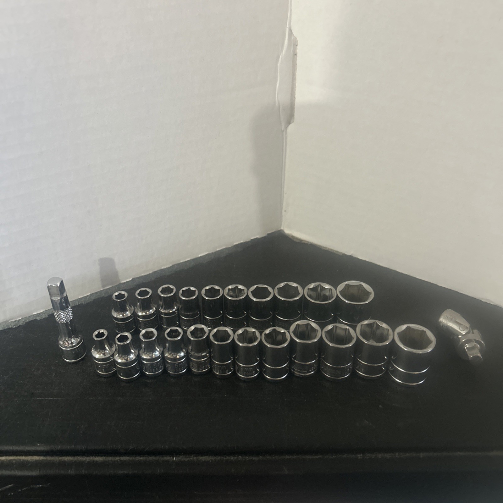 MATCO Silver Eagle 24 Pc 1/4 dr Metric & SAE Shallow Socket Set w/ Ext & Univ.