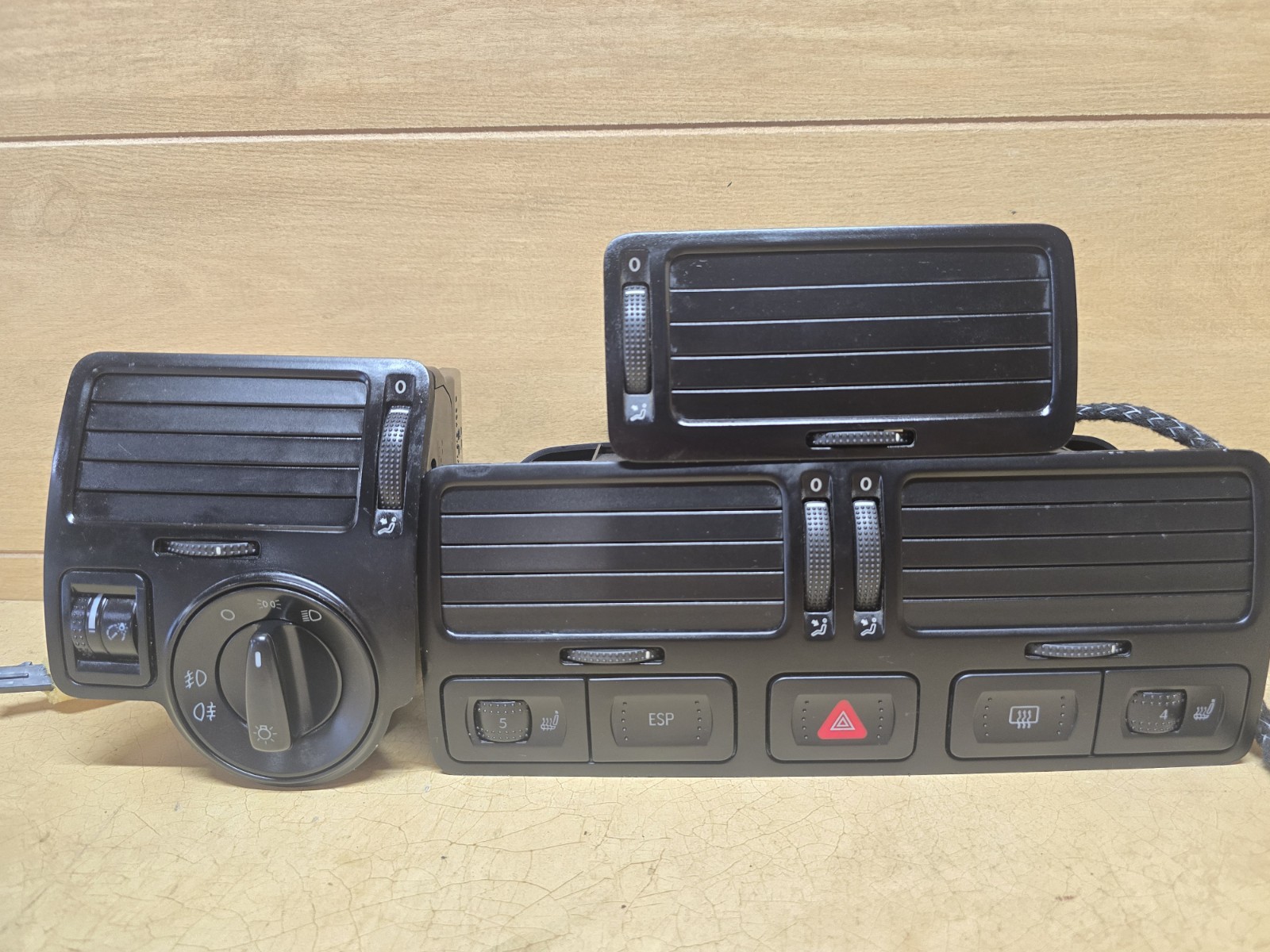 99-05 VW Jetta GLI GTI MK4 HVAC lay flat vent set w Red lights