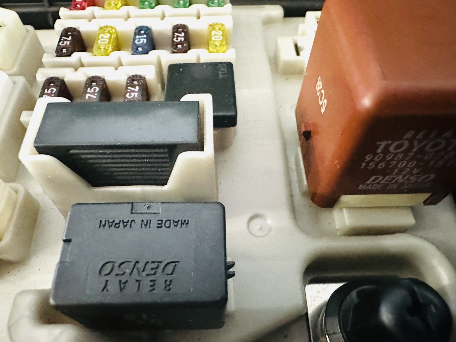 LEXUS LS430 2001-2005 TRUNK JUNCTION FUSE RELAY BOX FUSEBOX 82670-50071 used