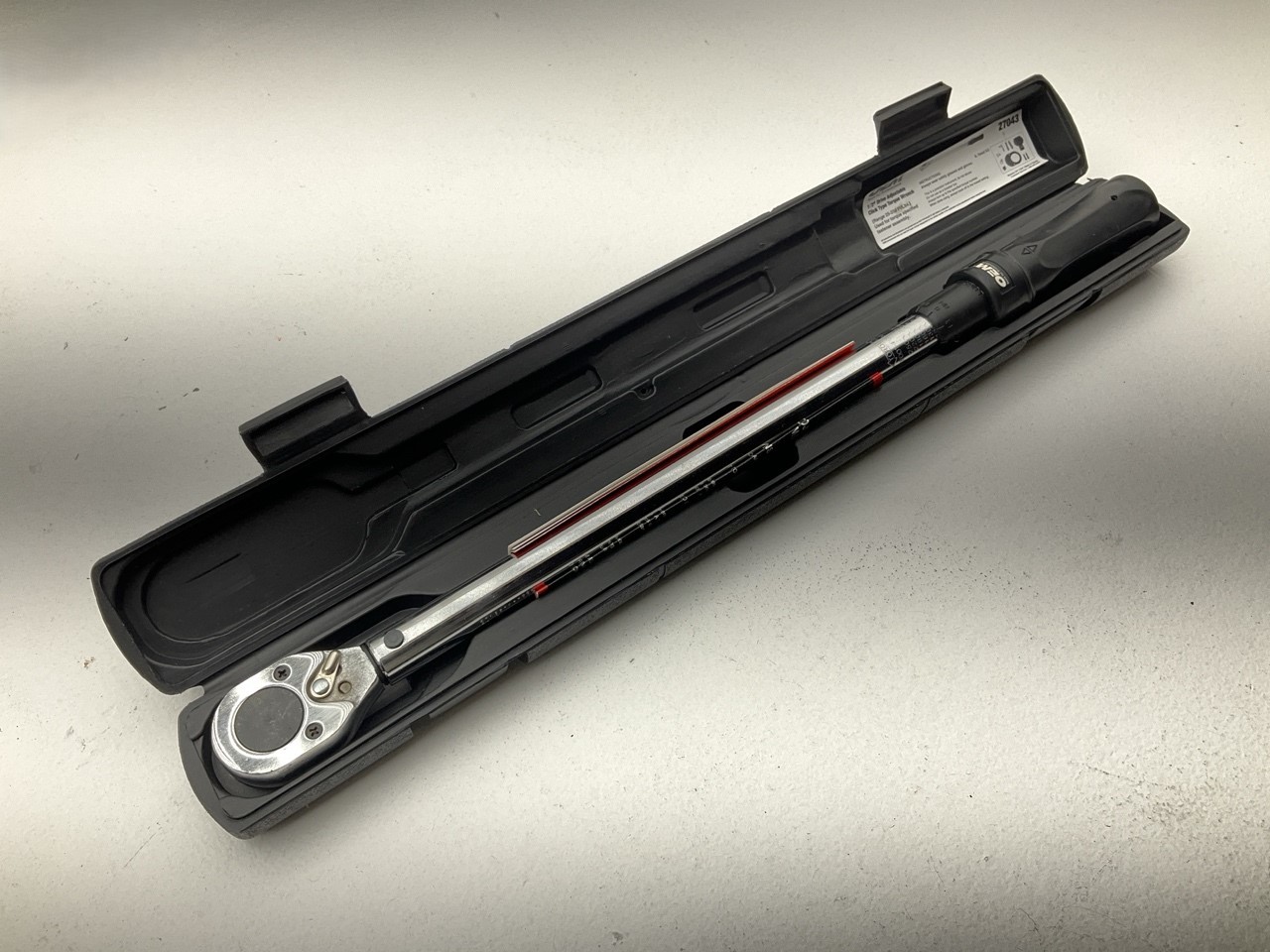 USED #27 – OEM Tools 1/2″ Drive Click Type Torque Wrench (30-250 Ft Lb)