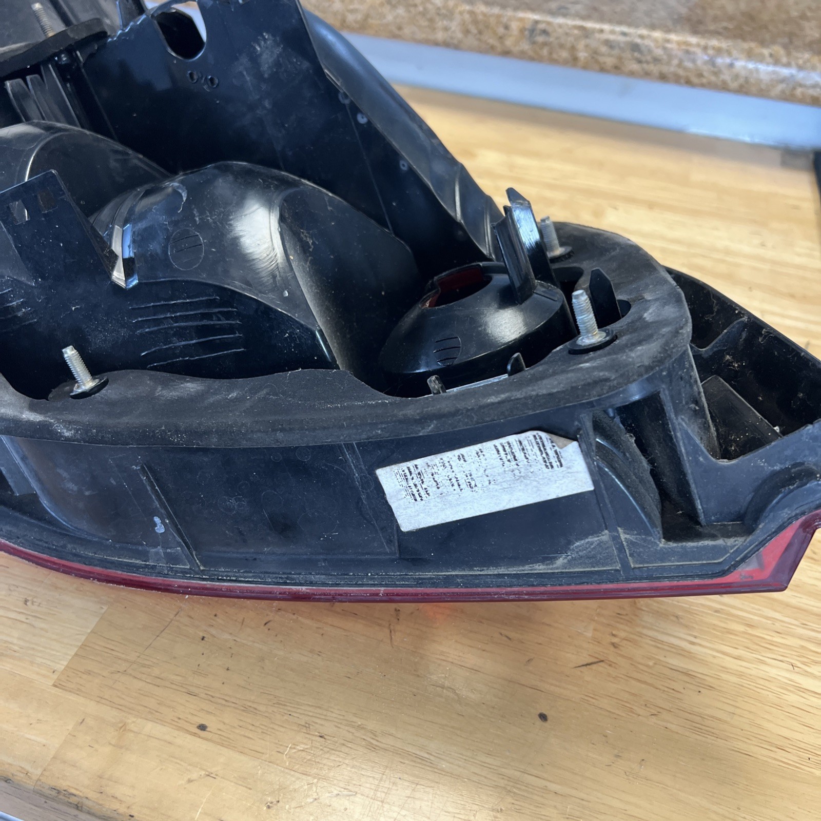 Passenger Right Tail Light Red And Clear Lens Fits 04-07 BMW 525i 627