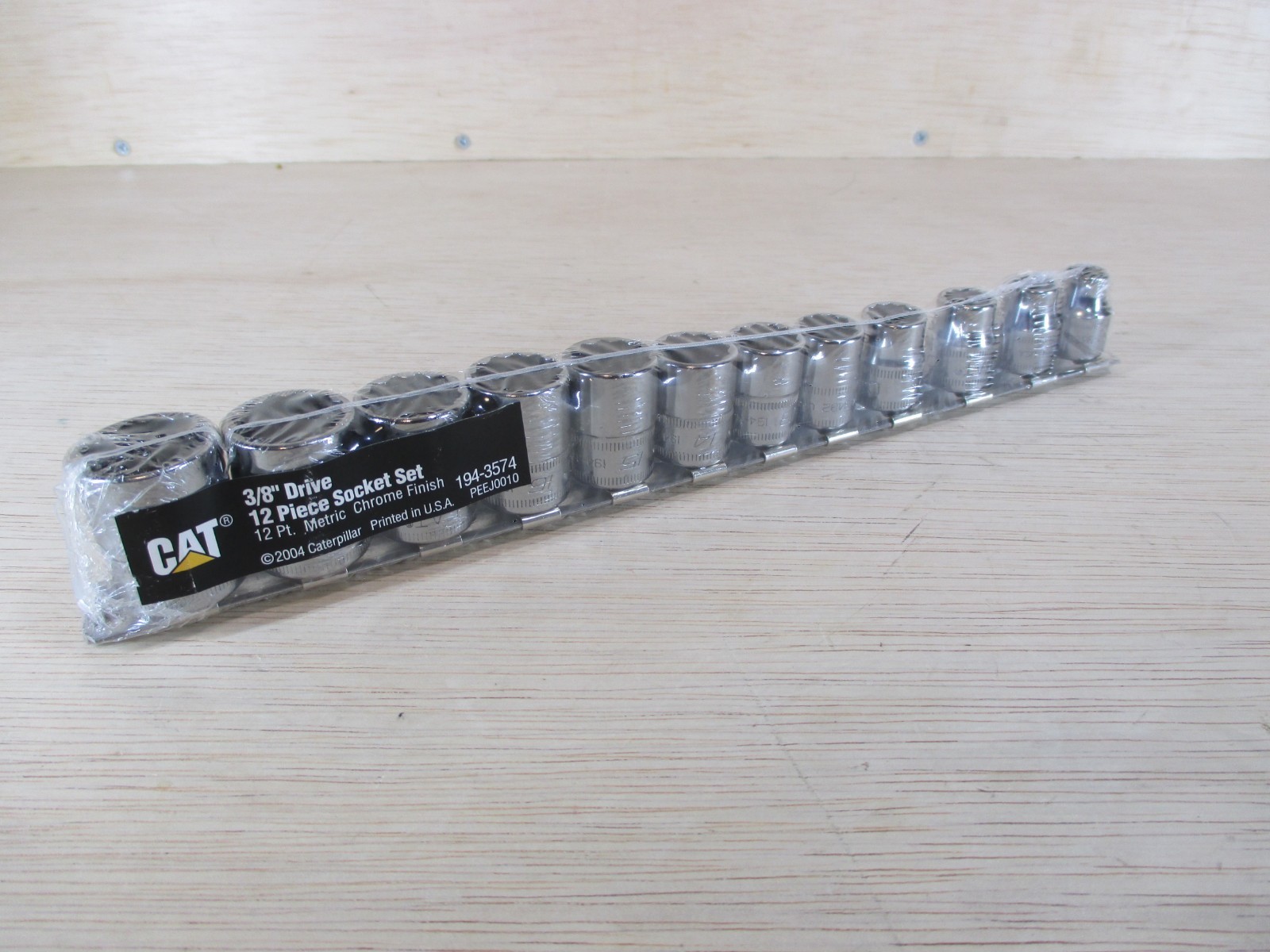 Cat By Snap-On Tools USA 12Pc 8-19 3/8” Drive Metric Socket Set 12 Point Shallow