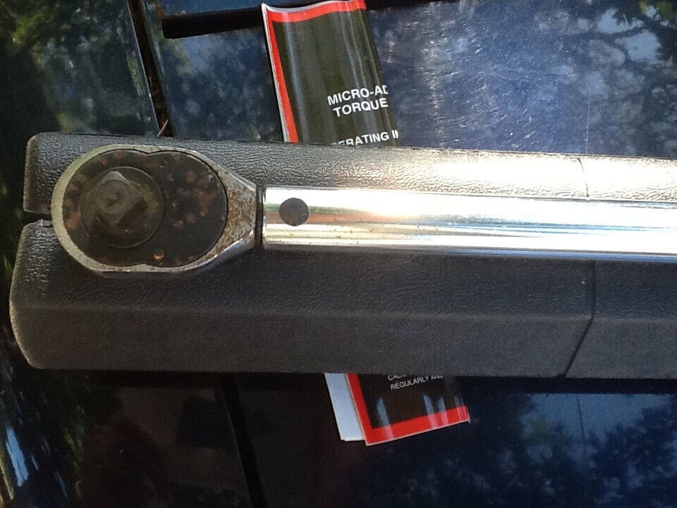 OEM Tools 1/2″ Drive Click Type Torque Wrench (25-250 Ft Lb)