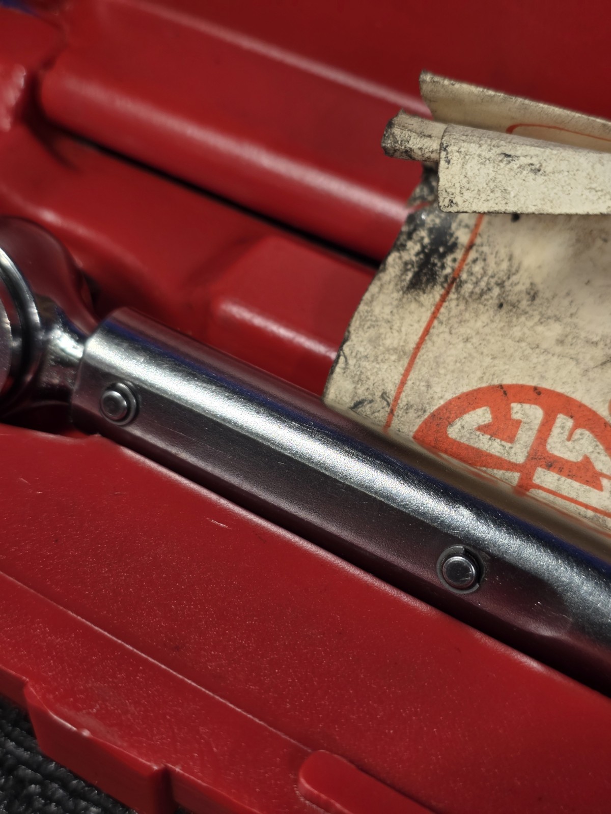 Mac Tools TW250R 3/8″ Drive Click Style Torque Wrench With Case 50-250in. lbs.