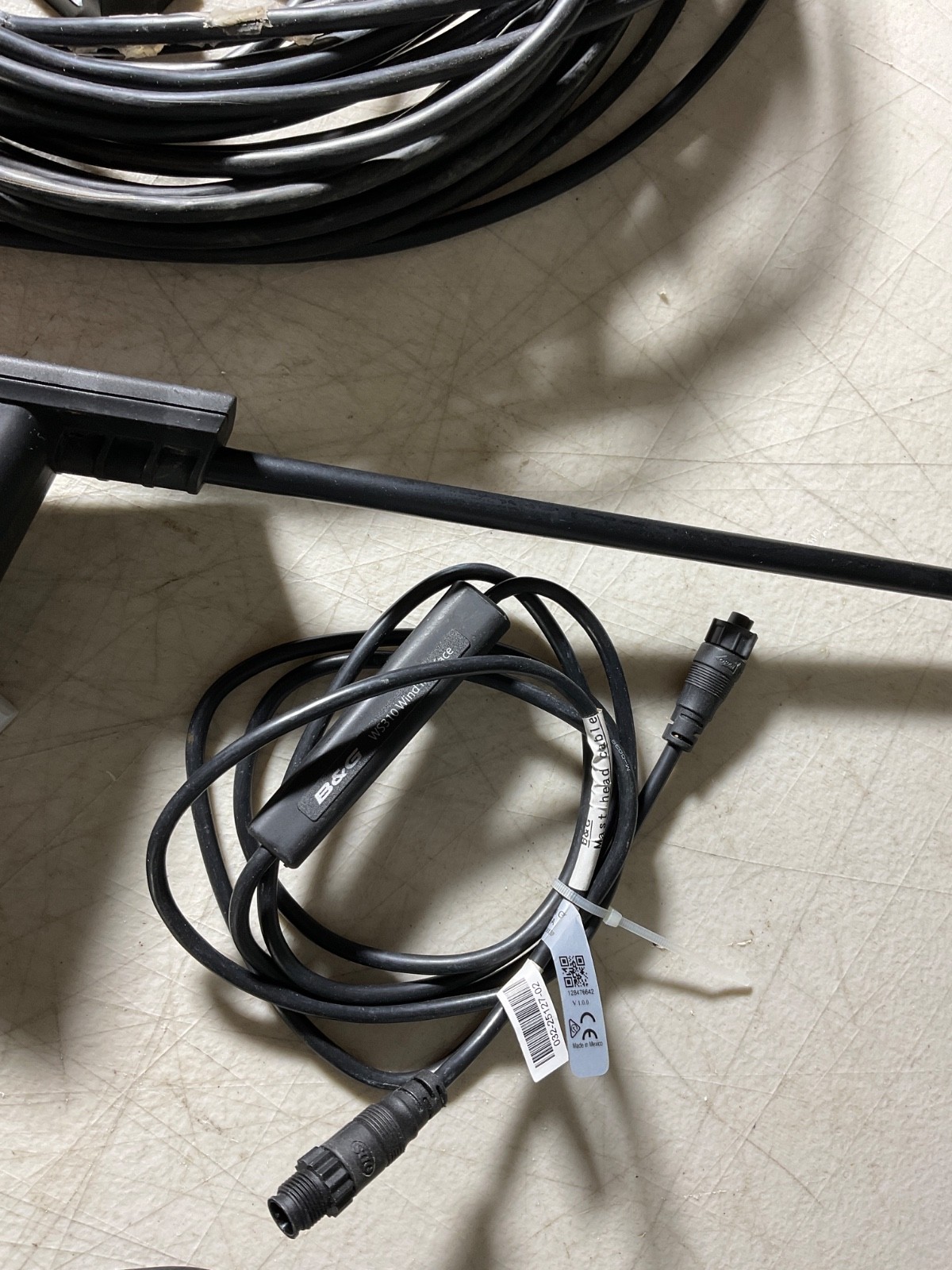 B&G Triton2 wired wind package Display & ZG100 ext GPS antenna