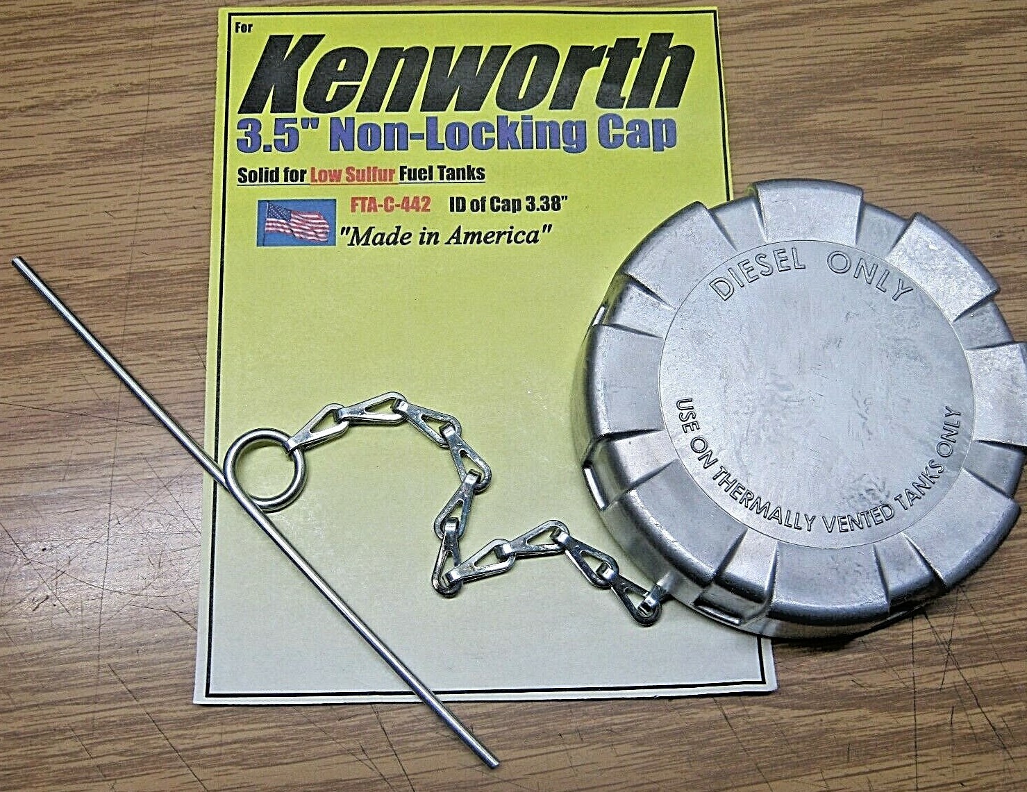 BRAND NEW 3.5″ KENWORTH SOLID NON-LOCKING FUEL CAP
