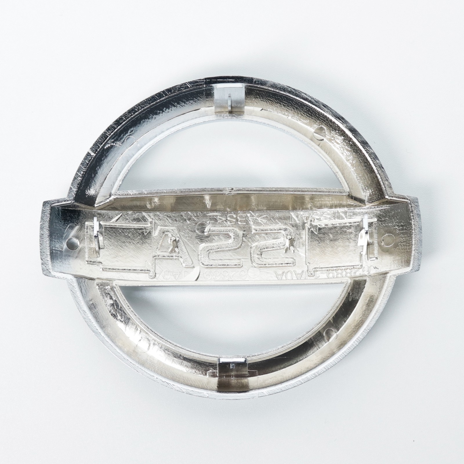 Nissan Rogue Front Grille Emblem Rep 2011 2012 2013 2014 2015 2016 2017 2018