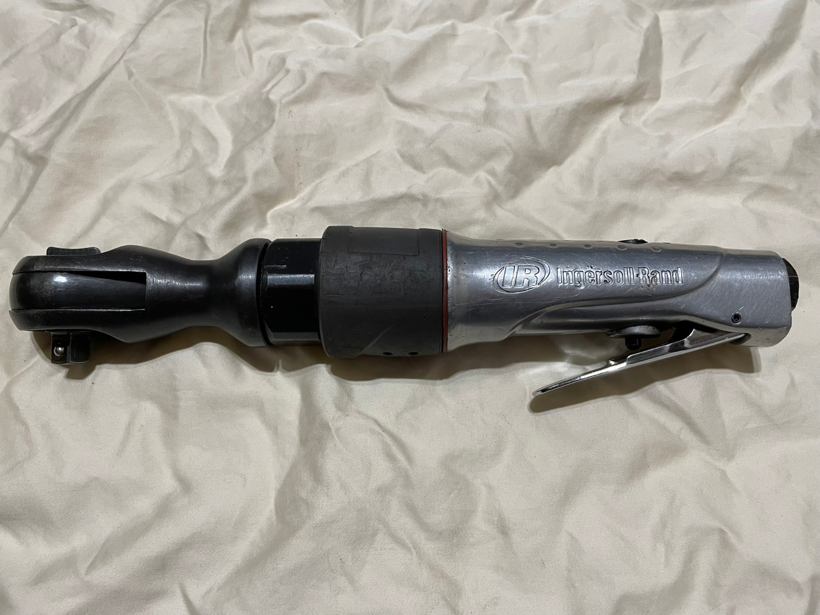 Ingersoll Rand 107XPA – 3/8″ Drive Air Ratchet Wrench Tool 54 ft.lb. 160 RPM