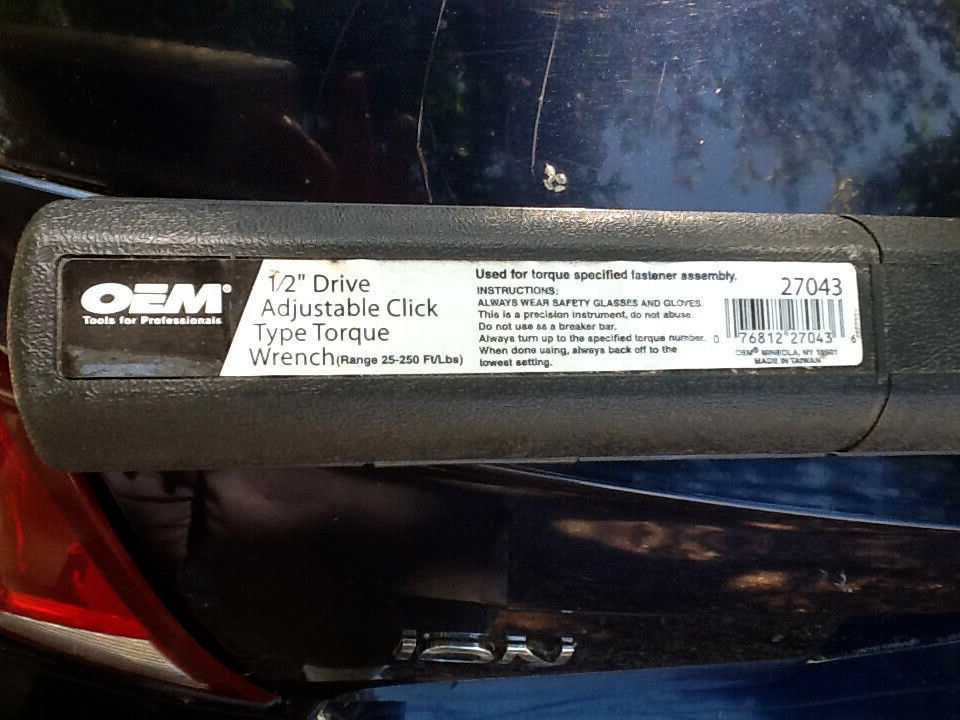 OEM Tools 1/2″ Drive Click Type Torque Wrench (25-250 Ft Lb)
