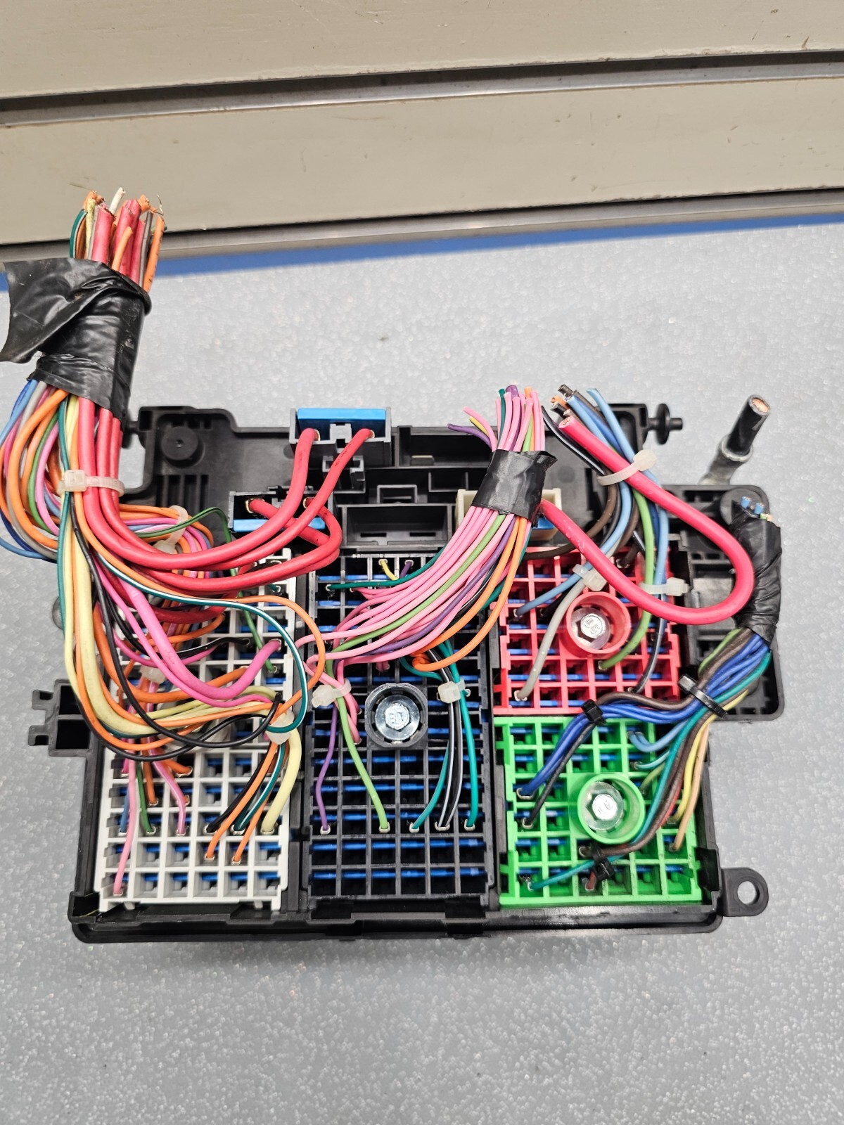 🔥03-06 Chevy Silverado Sierra Power Module Engine Unit Fuse Relay Box Junction