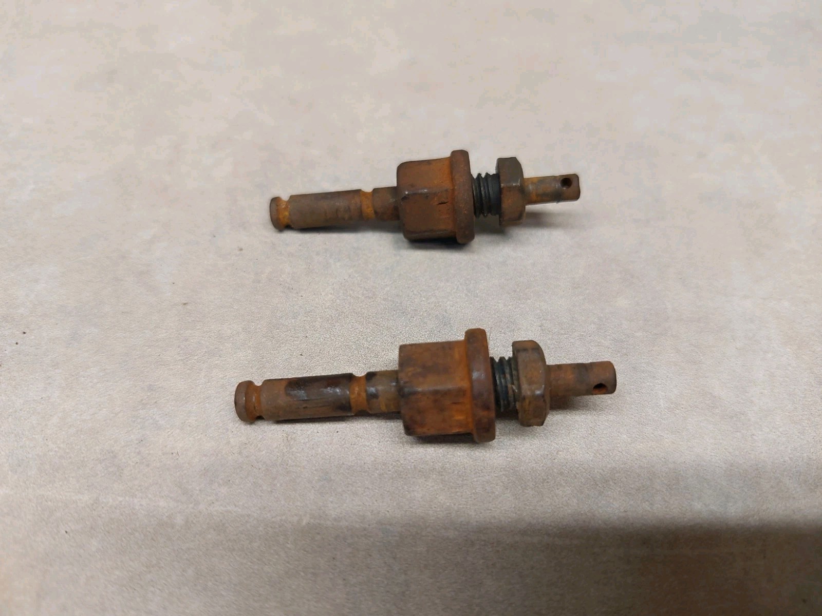 MOPAR Automatic Carburetor Linkage Stud 318 340 360 440 69 70 71 72 73 74 1986