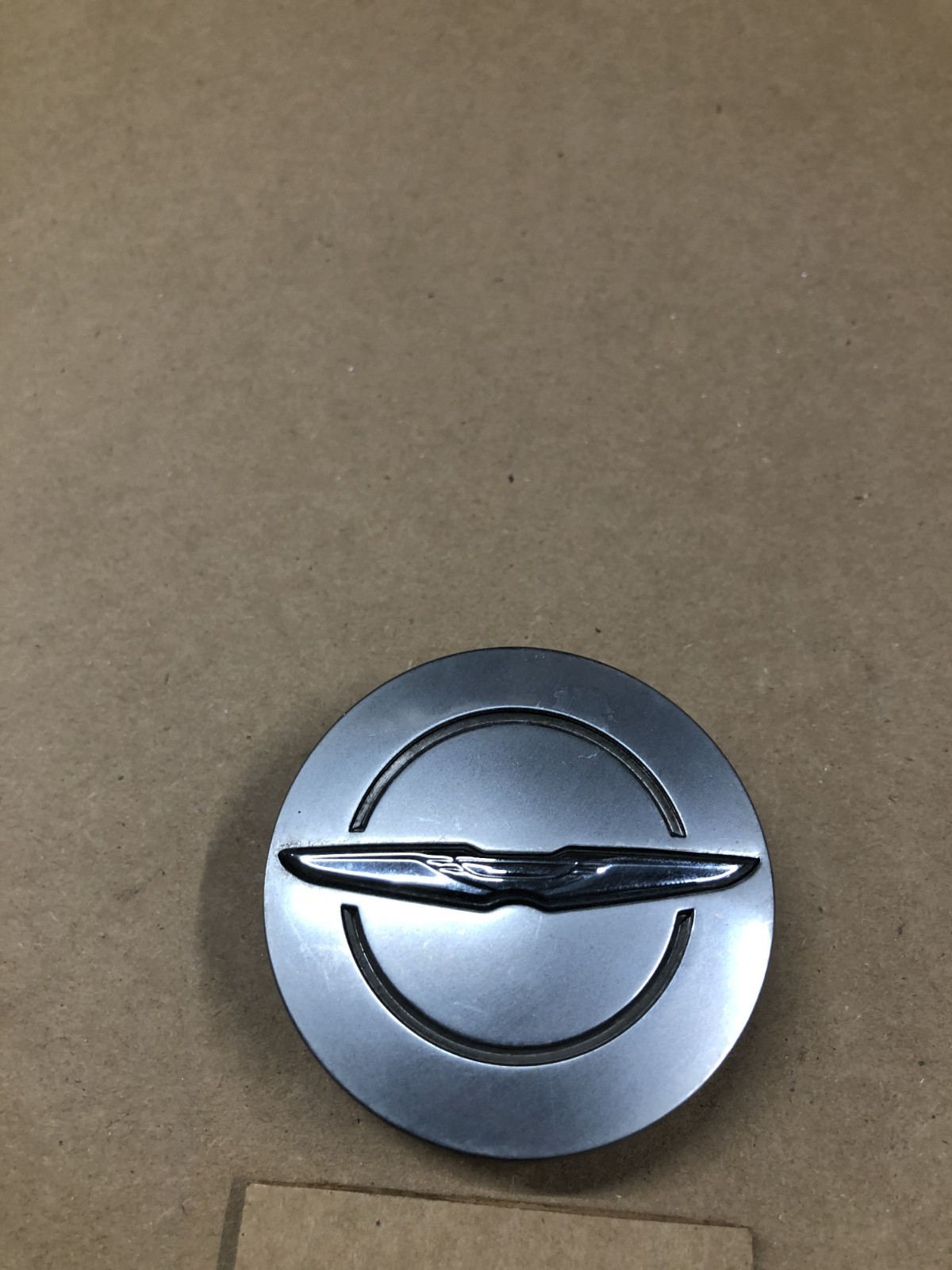 (1) Chrysler 200 300 Pacifica Town & Country Satin Wheel Center Cap 1LB74TRMAB