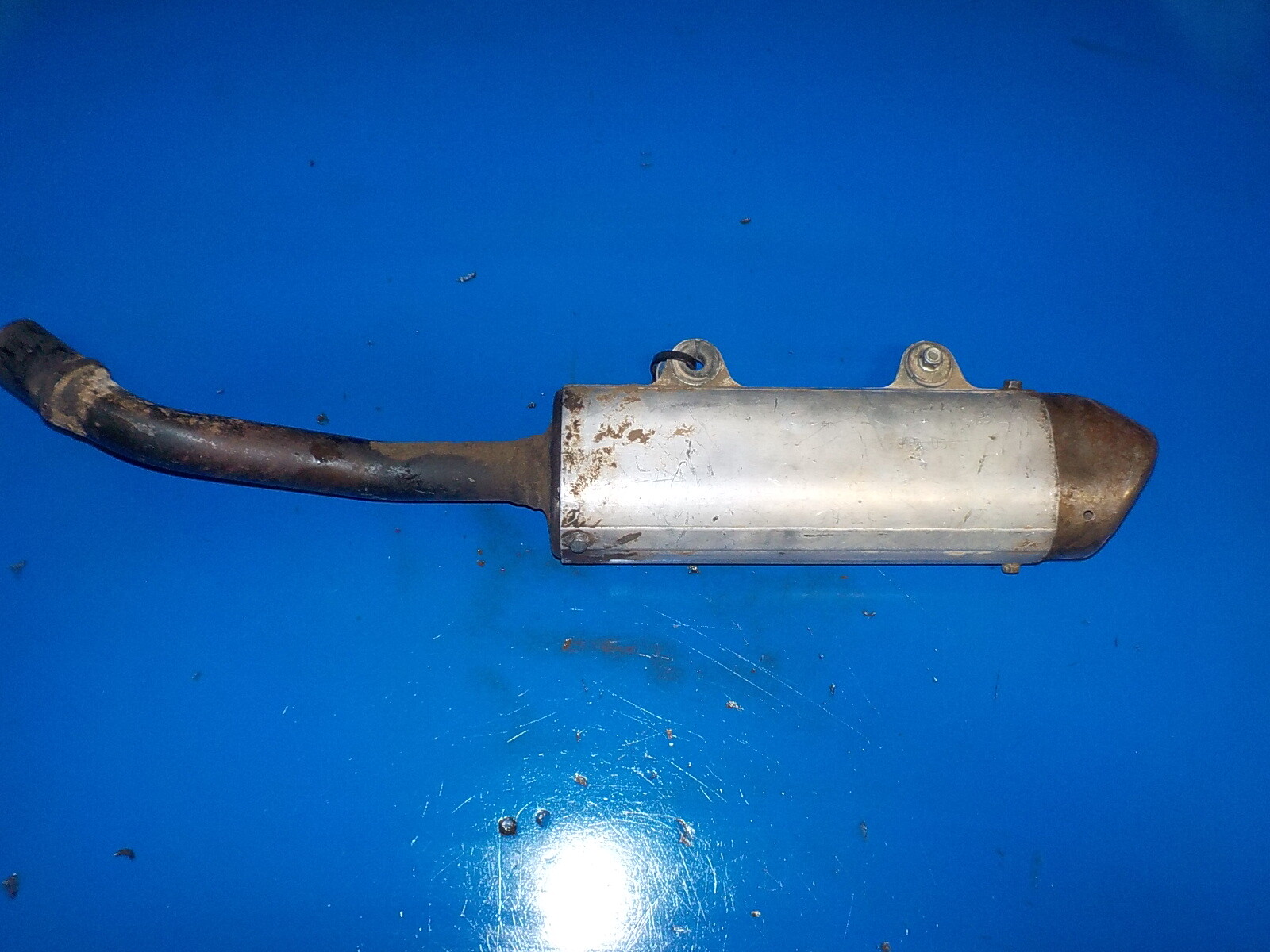 KAWASAKI KX 250 12/ 02 EXHAUST SILENCER ,DAMAGE AS SHOWN IN PICTURES,DIRTY USED