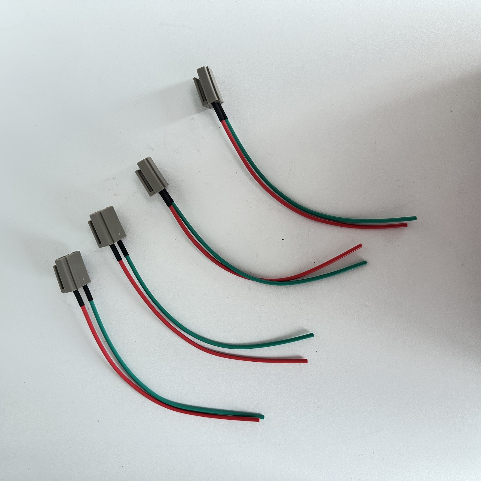 4 Sets HEI Distributor Wire Harness Pigtail 12V Power and Tach Connector 170072