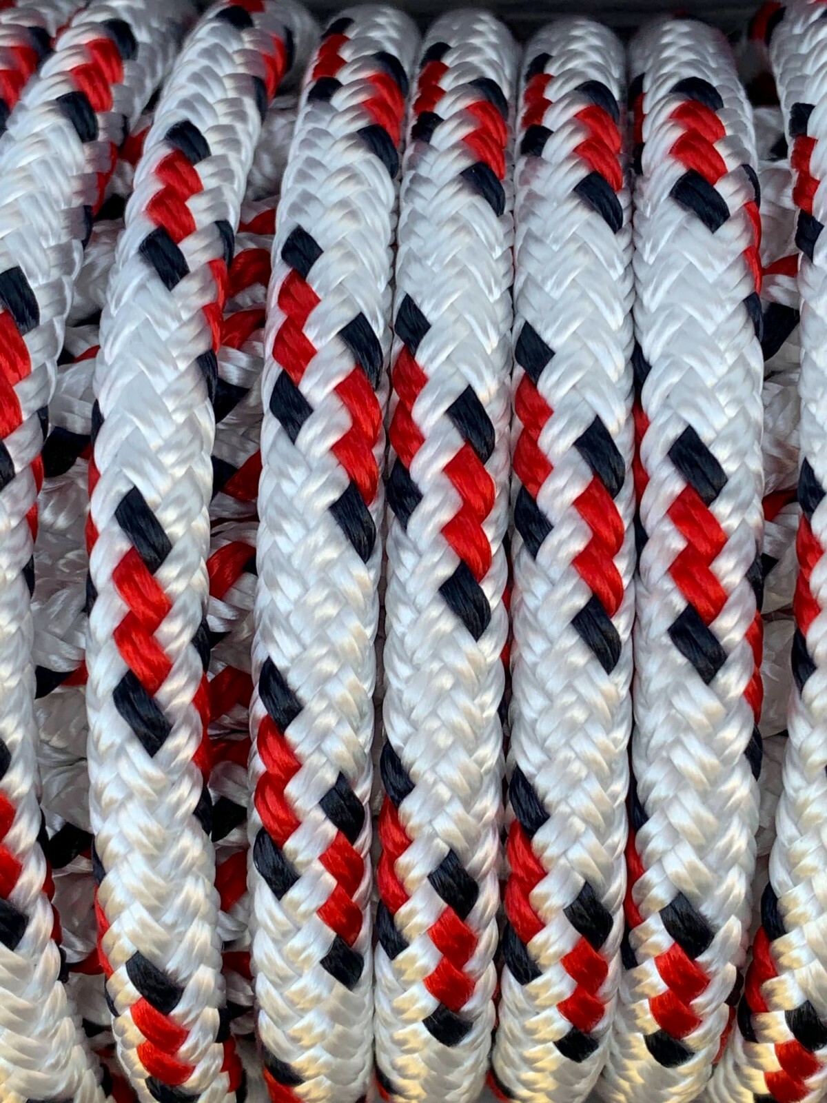 1/4 ” x 200 ft. Double Braid-Yacht Braid Polyester rope. Made in USA.
