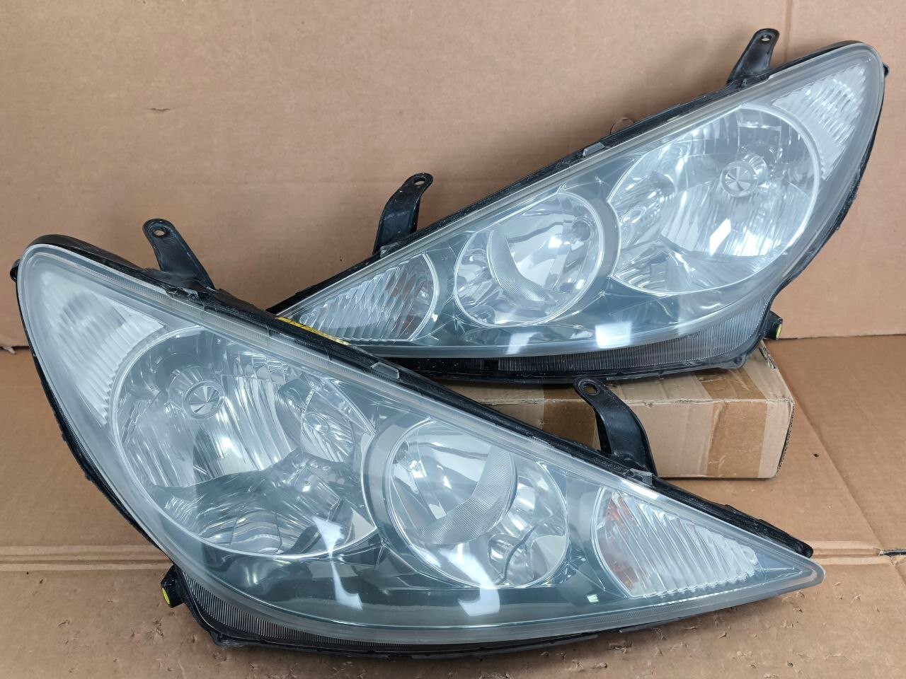 JDM Toyota Estima Previa ACR30 ACR40 HID Headlights Lights Lamp 2004-2005 1 PAIR