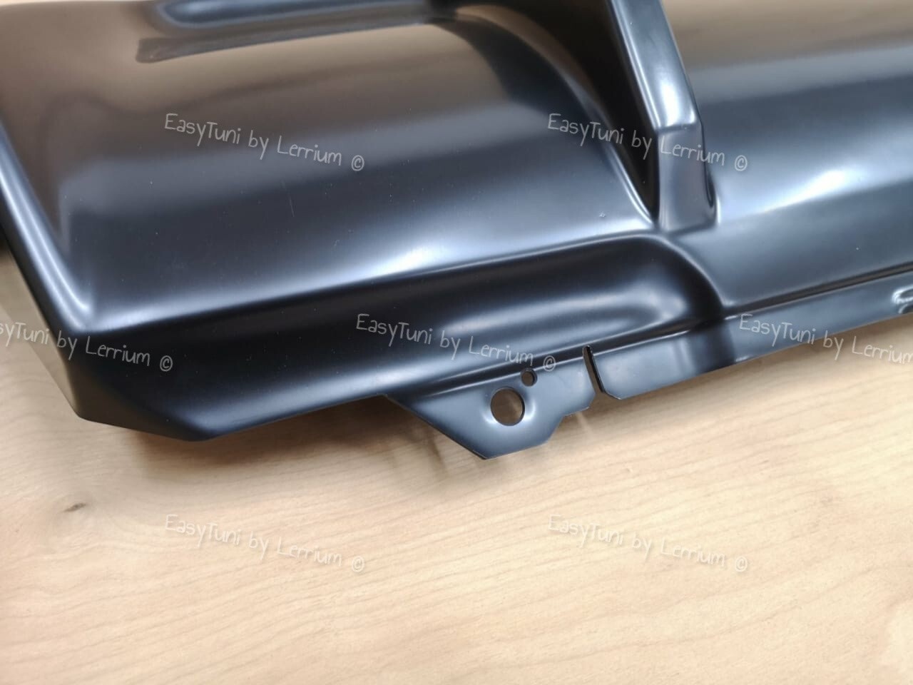 BMW E60 BMW E61 rear diffuser for m tech m sport bumpers abs plastic ( NON M5 )
