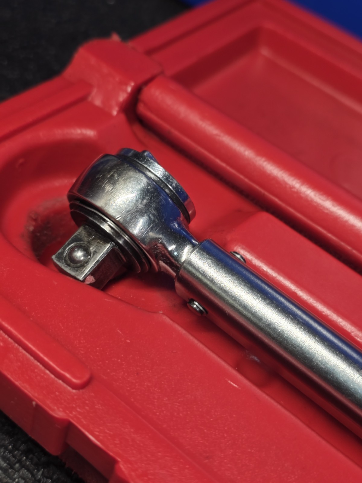 Mac Tools TW250R 3/8″ Drive Click Style Torque Wrench With Case 50-250in. lbs.