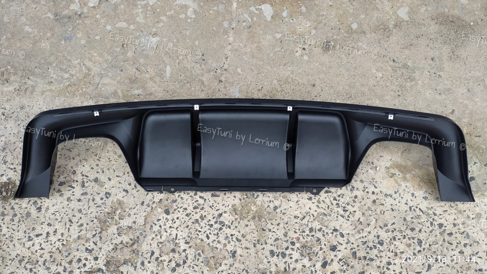 BMW E60 E61 m tech m sport rear diffuser twin dual exhaust abs plastic (NON M5)