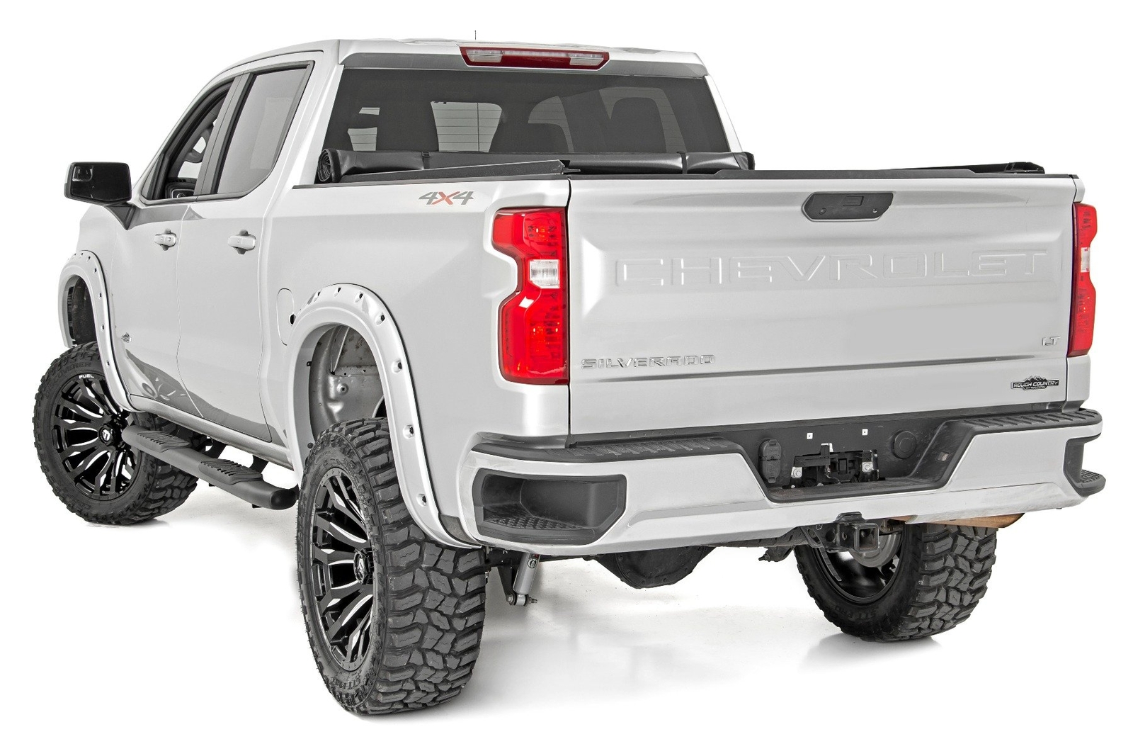Rough Country Oval Steps for 19-24 Chevy/GMC 1500 | 20-24 HD | Crew Cab – 21002