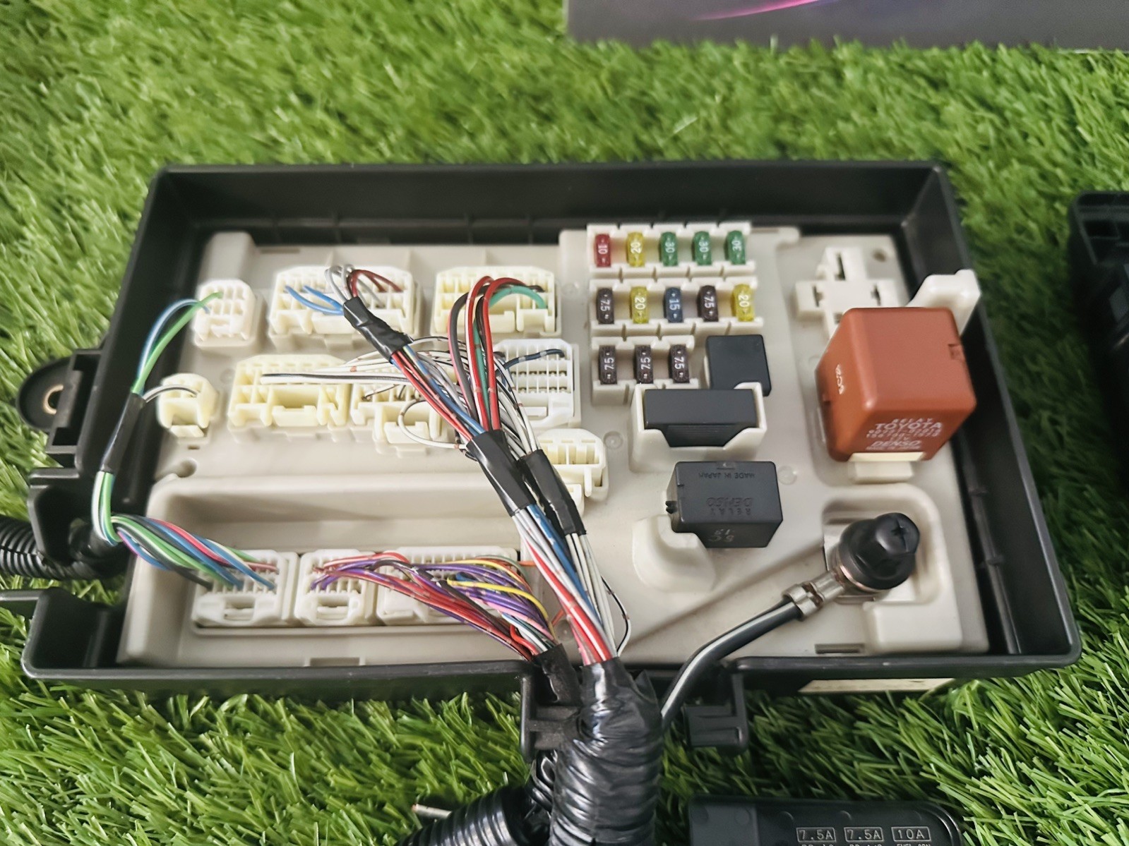 LEXUS LS430 2001-2005 TRUNK JUNCTION FUSE RELAY BOX FUSEBOX 82670-50071 used