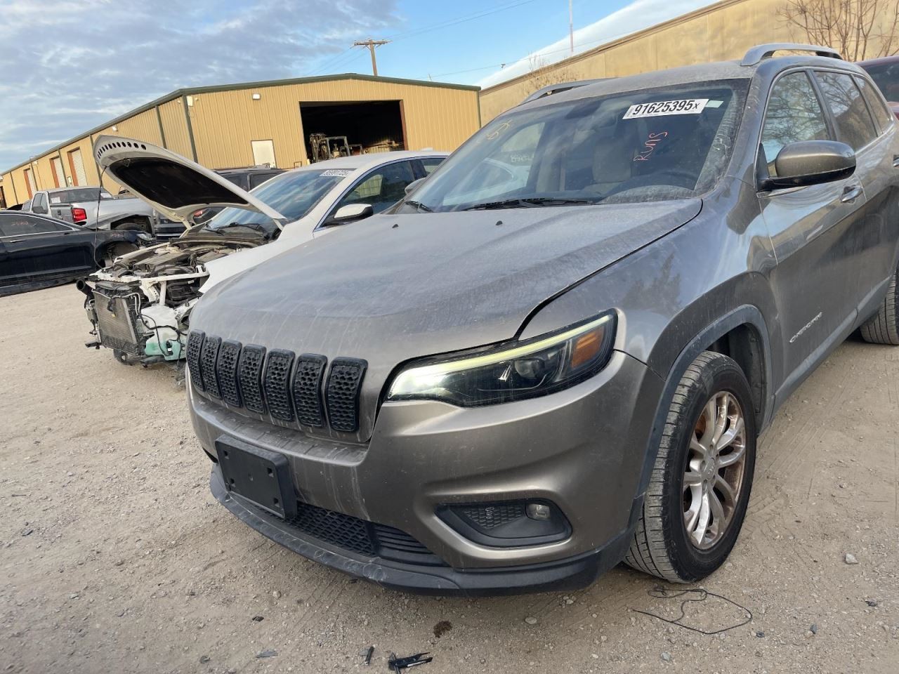 Driver Front Seat Manual Cloth Without Fold Flat Fits 15-22 CHEROKEE 1001033