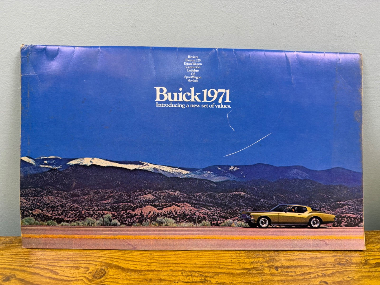 1971 Buick Riviera LaSabre Vehicle Sales Brochure Dealership Buyer Catalog