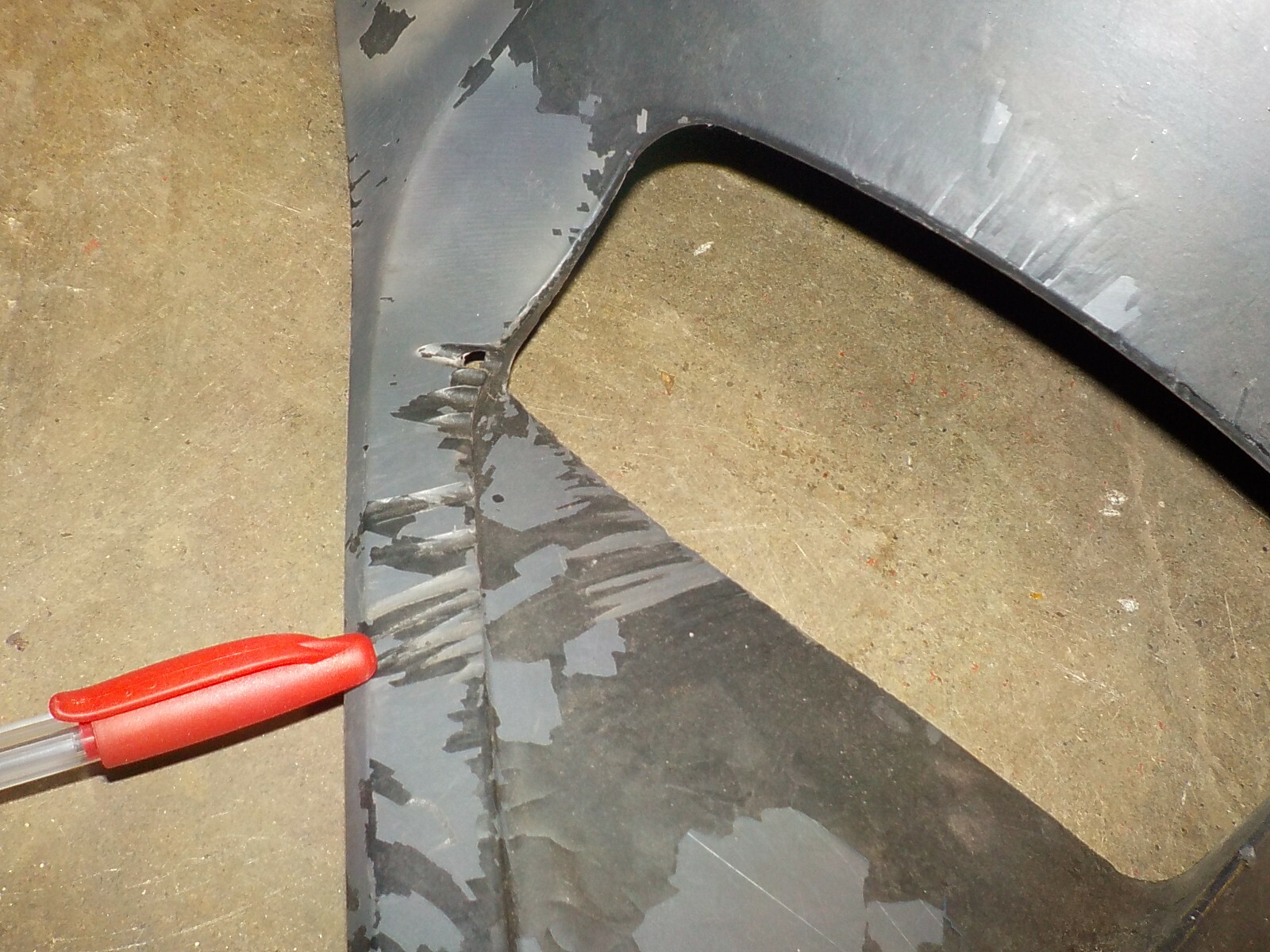 SKIDOO 800 2012 LEFT SIDE PANEL ,DAMAGED AS SHOWN/SEEN IN PICTURES , DIRTY USED