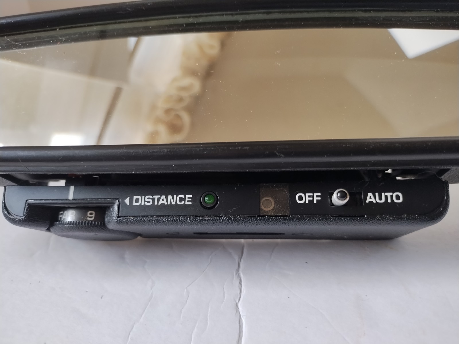 Auto Rear View Mirror w/3-Prong Plug-in Distance Adjust, Off/Auto Dimmer 9 3/4″
