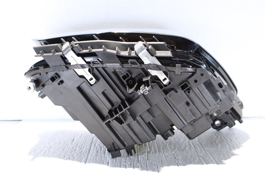 2024-2026 BMW 5 Series Left Side LED Headlight Assembly OEM LE22E6494