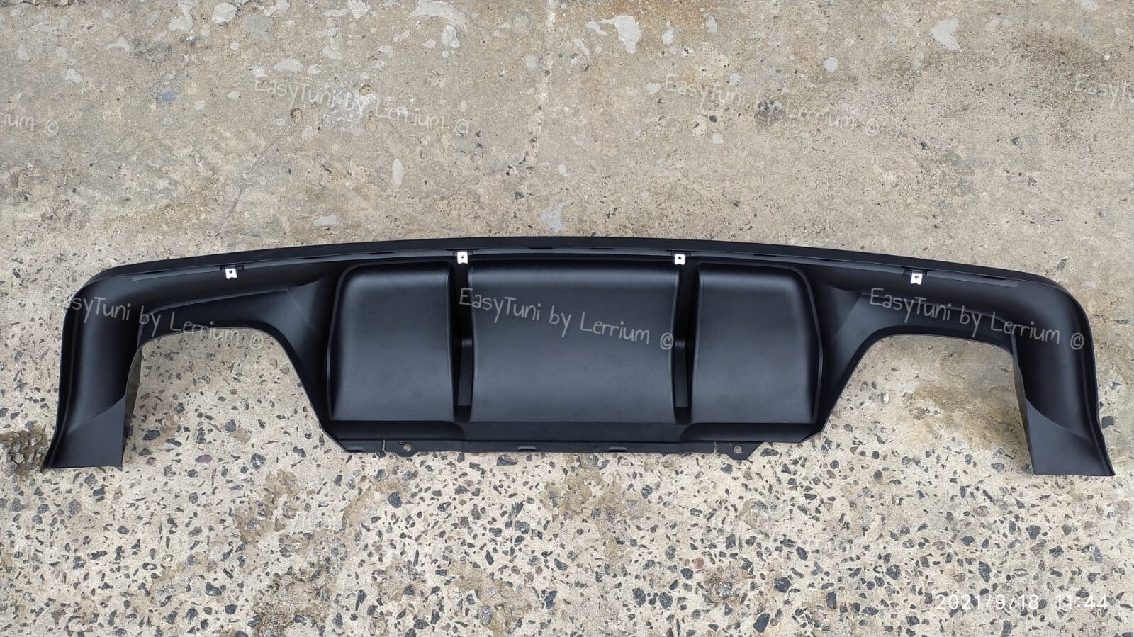 BMW E60 E61 m tech m sport rear diffuser twin dual exhaust abs plastic (NON M5)