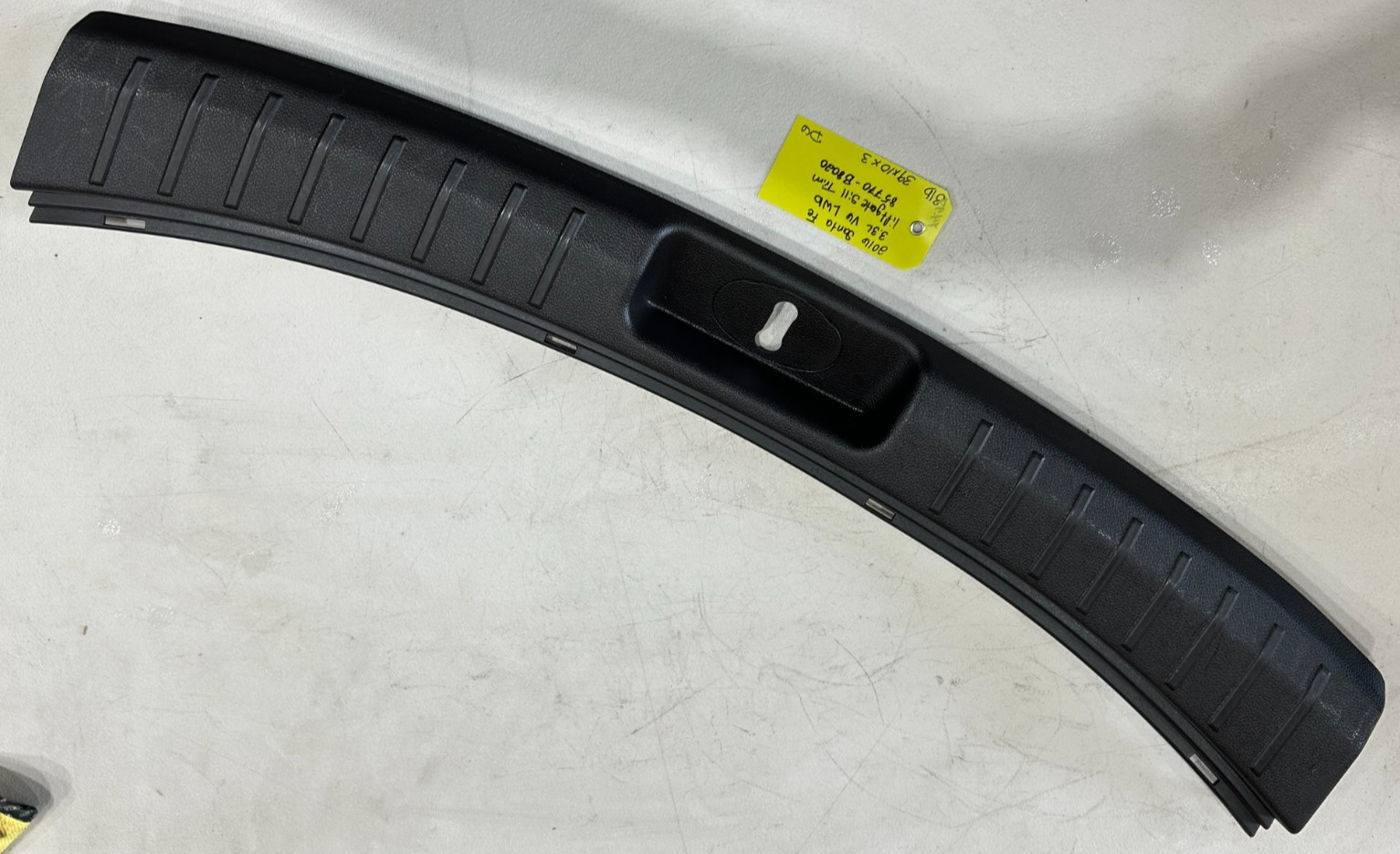 OEM 2016 Santa Fe 3.3L V6 LWB Liftgate Sill Trim 85770-B8000