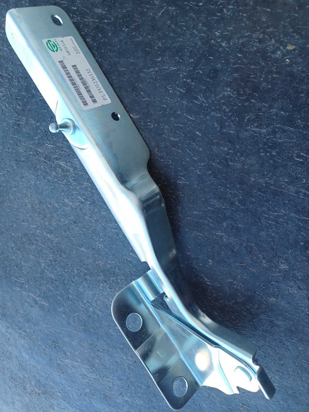 04-08 Ford F150 Left Hood Hinge. Yes Auto # F01236132