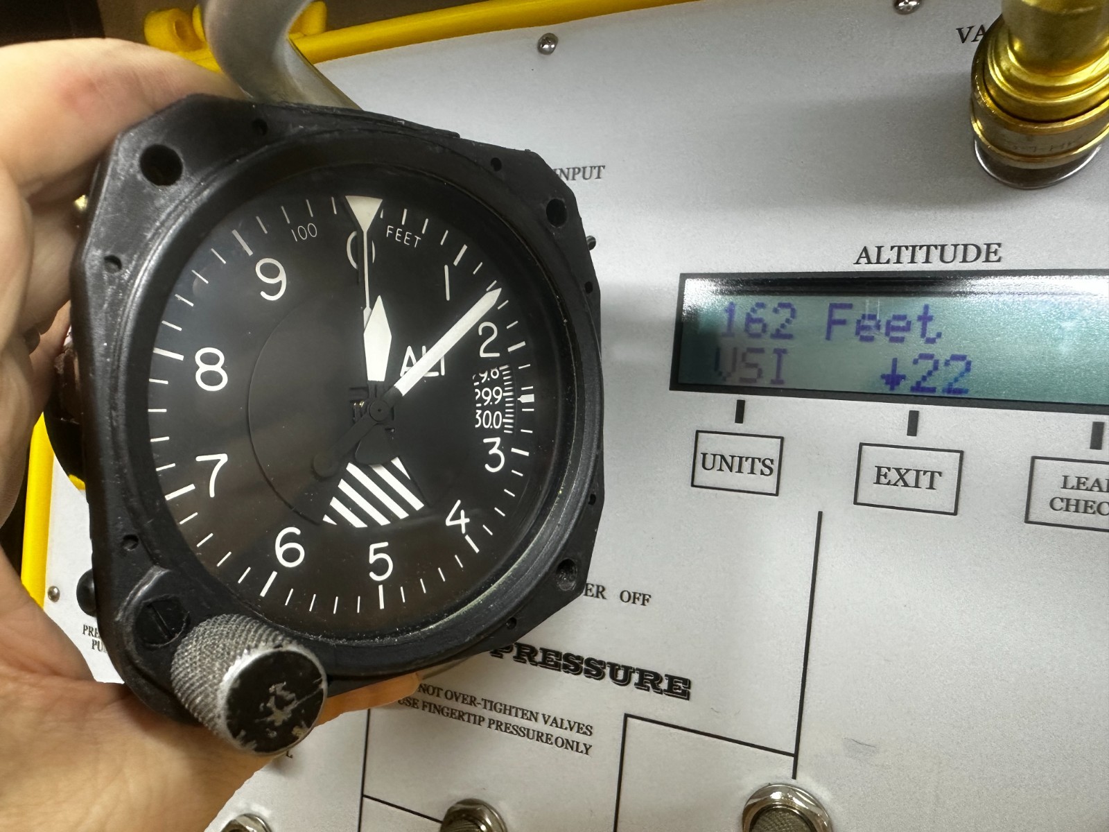United Instruments 5934PA-1 altimeter w/ light tray tested guaranteed 30 days