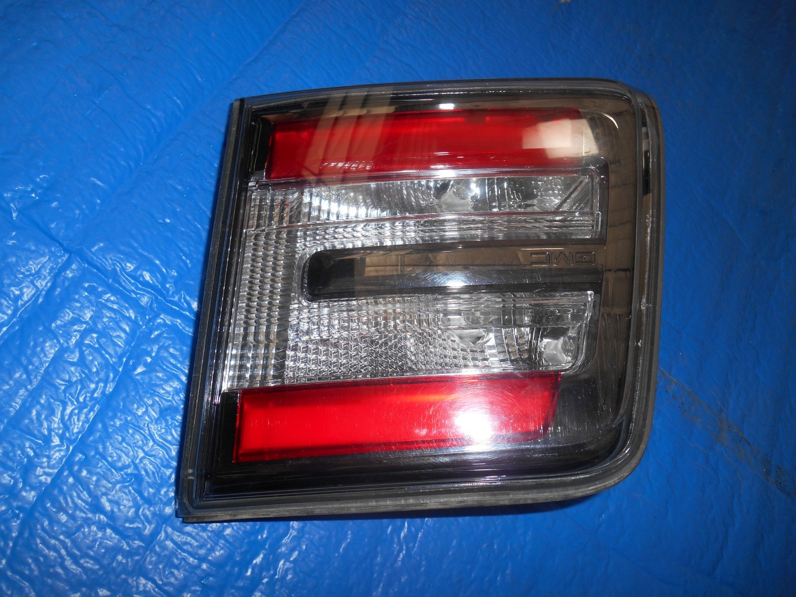 2013-2016 GMC Acadia Inner Decklid Tail Light Taillight Right Passenger Side OEM