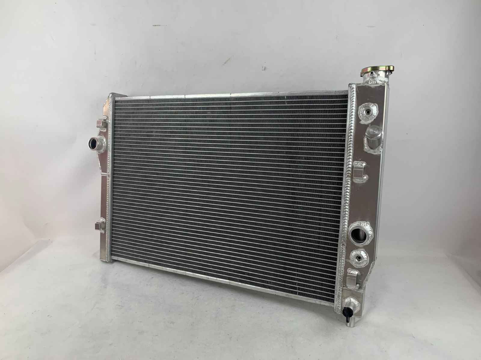 33mm Aluminum Radiator & Fan For Camaro Z28 SS Firebird V6 V8 3.8L 5.7L 93-02