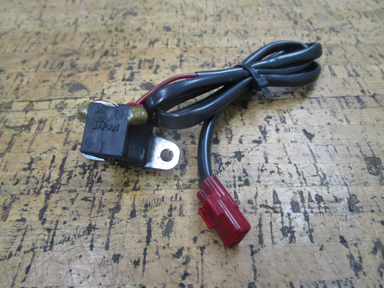 *90 DAY WARRANTY* Suzuki Ignition Coil Gear Sensor 32150-92E00