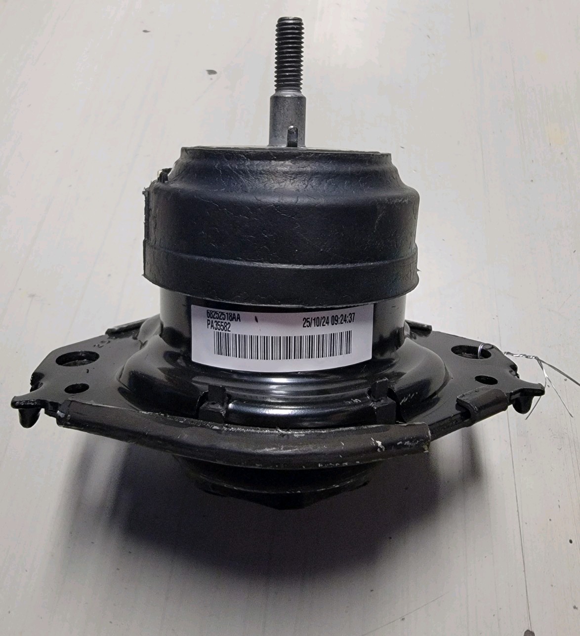 13-22 DURANGO 3.6L 11-22 GRAND CHEROKEE 3.6L OEM MOPAR INSULATOR ENGINE MOUNT