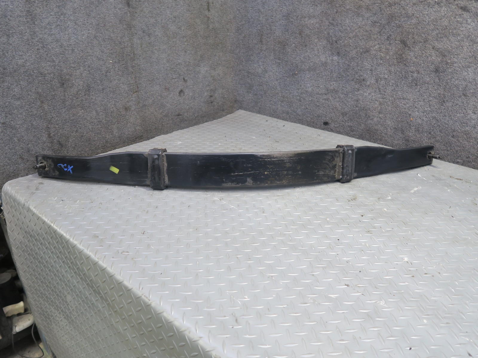 2004-2009 CADILLAC XLR FRONT SUSPENSION MONO LEAF SPRING 22146483
