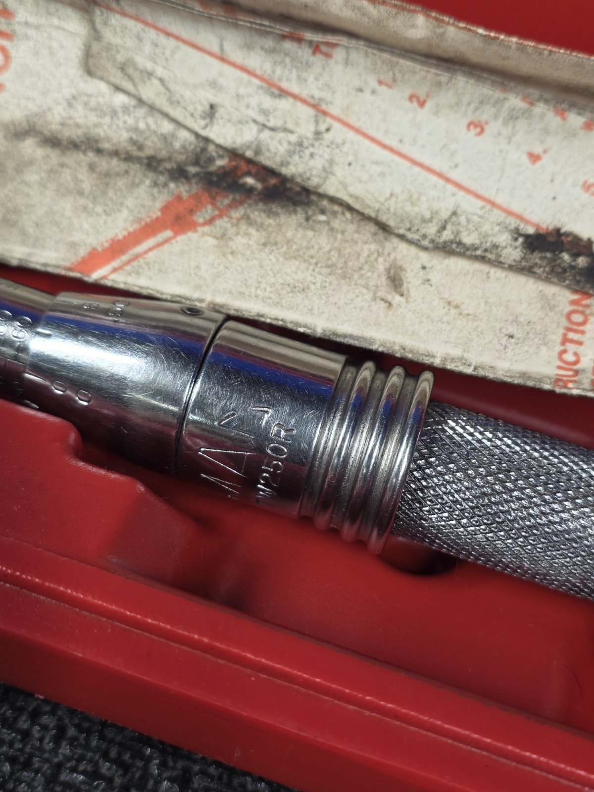 Mac Tools TW250R 3/8″ Drive Click Style Torque Wrench With Case 50-250in. lbs.