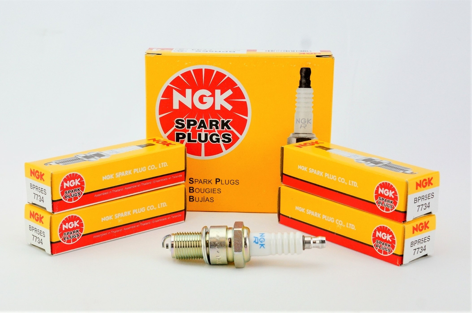 Set of 4 NGK Spark Plugs 7734 with Removable Tip BPR5ES