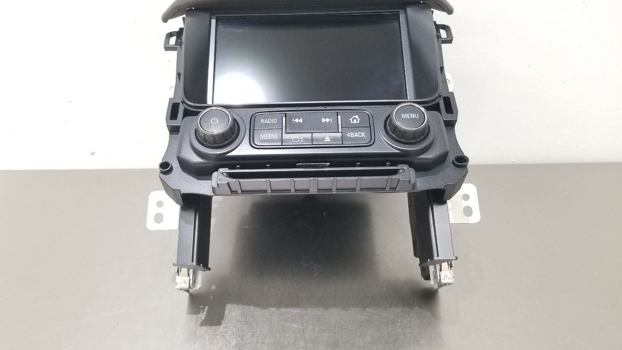 18 GMC YUKON DENALI RADIO AUDIO CONTROL PANEL WITH SCREEN 84096260