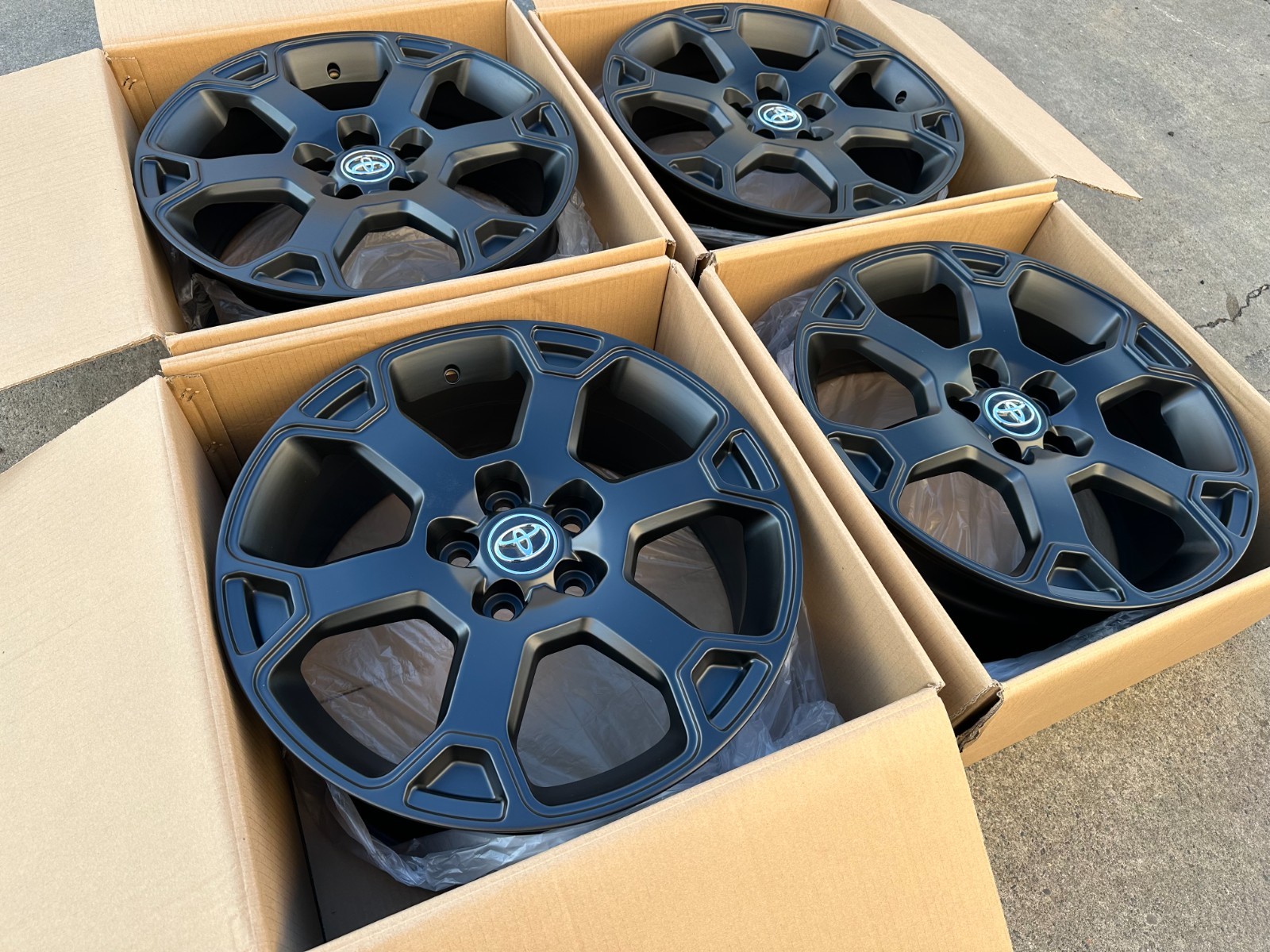 Set of 4 Wheel 17″ Toyota Rav4 TRD C-HR Venza Sienna Highlander Camry Pro Avalon