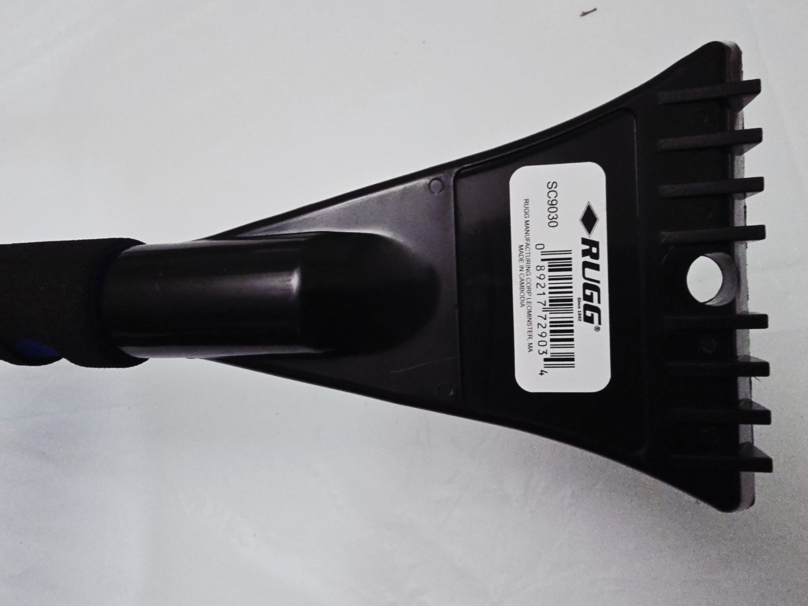 Rugg 33-46 in. Extendable / Rotatable Telescopic Ice Scraper / Snowbrush, SC9030