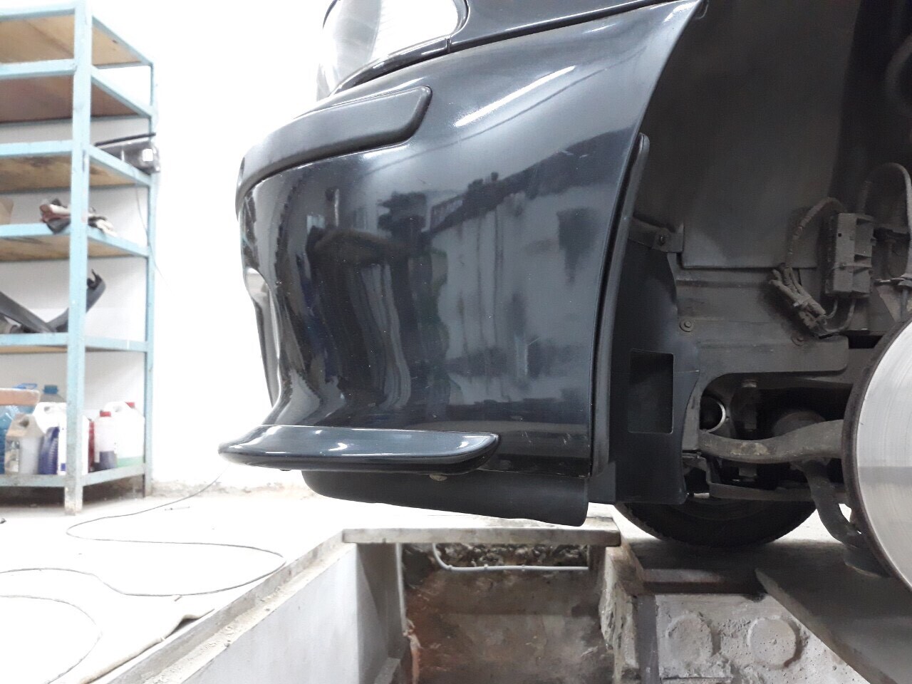 BMW E39 M5 L+R M BUMPER liners PP plastic splash panel with hardware GUARD 2pc