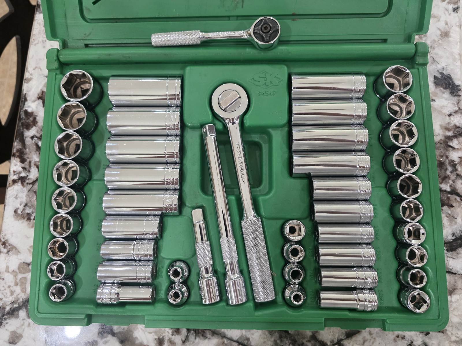 SK 94547-12 3/8″ 47 Piece 12 Pt Standard & Deep Metric & SAE Socket Set