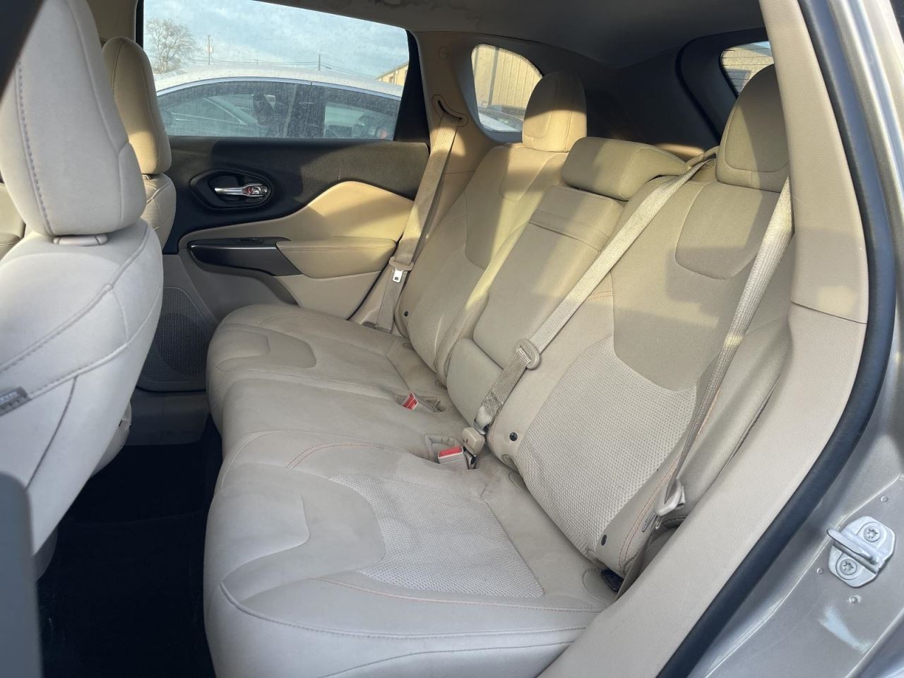 Driver Front Seat Manual Cloth Without Fold Flat Fits 15-22 CHEROKEE 1001033