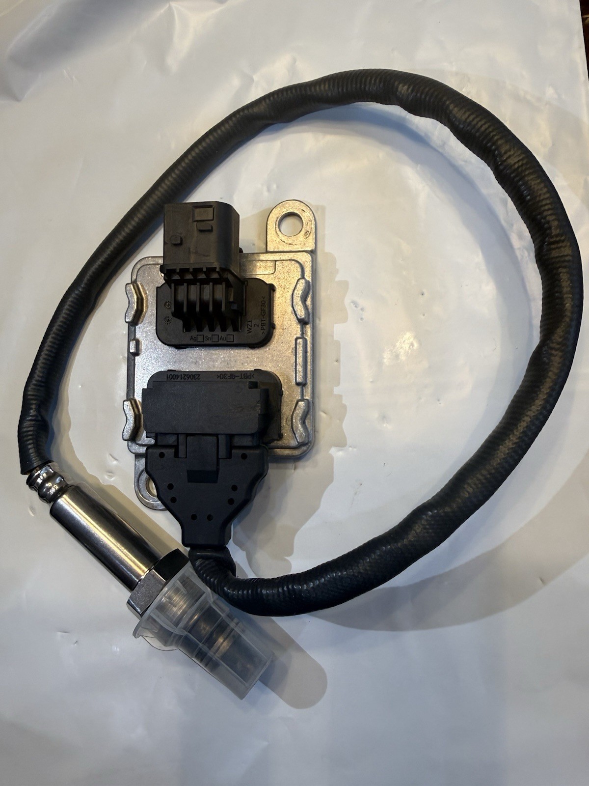 Genuine Mercedes A0101531928 NOx Sensor for Detroit Diesel DD13 DD15 DD16