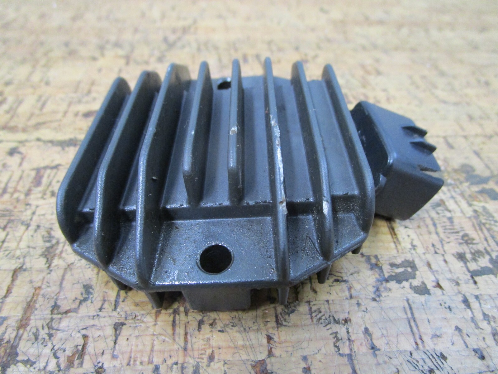 *90 DAY WARRANTY* 0820 Suzuki Rectifier/Regulator 32800-38F10